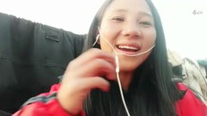 大涼山彝族美女吉克阿則愛心人