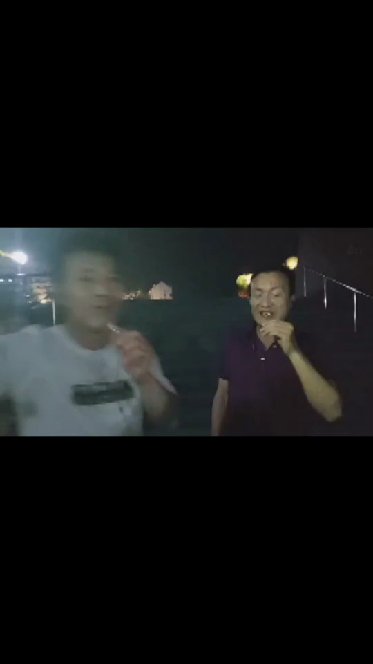 盲人唱歌