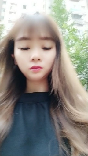 121121