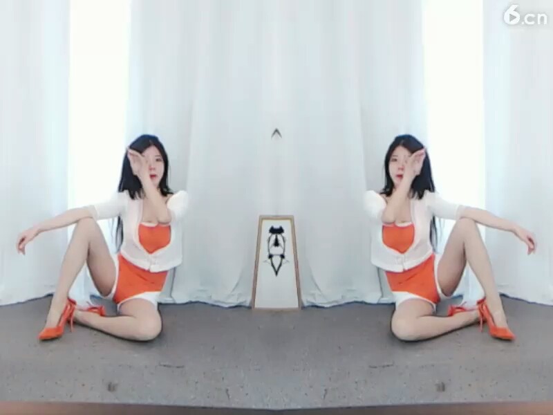 丷