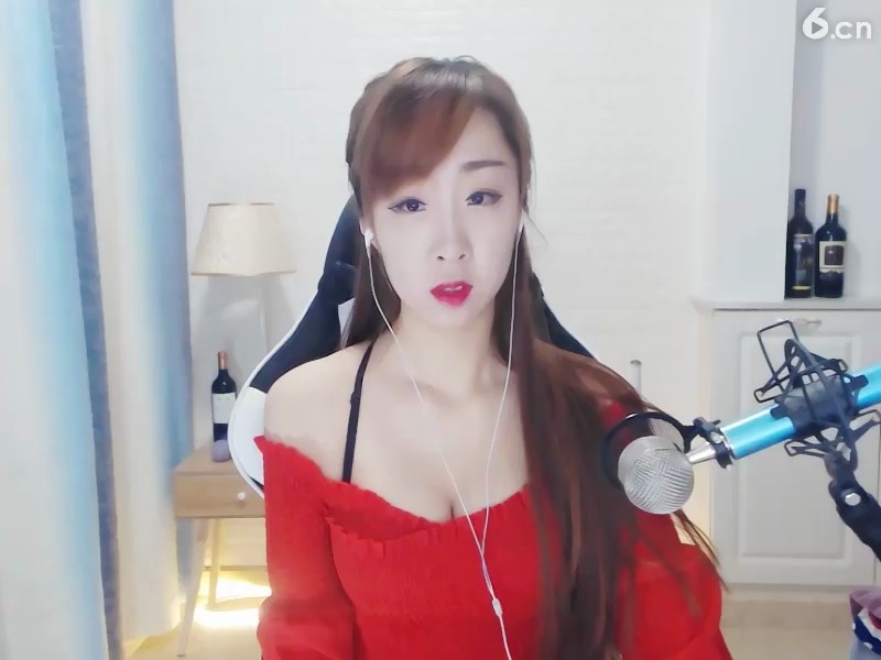 ，