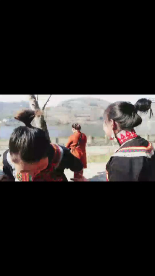 凉山彝妹