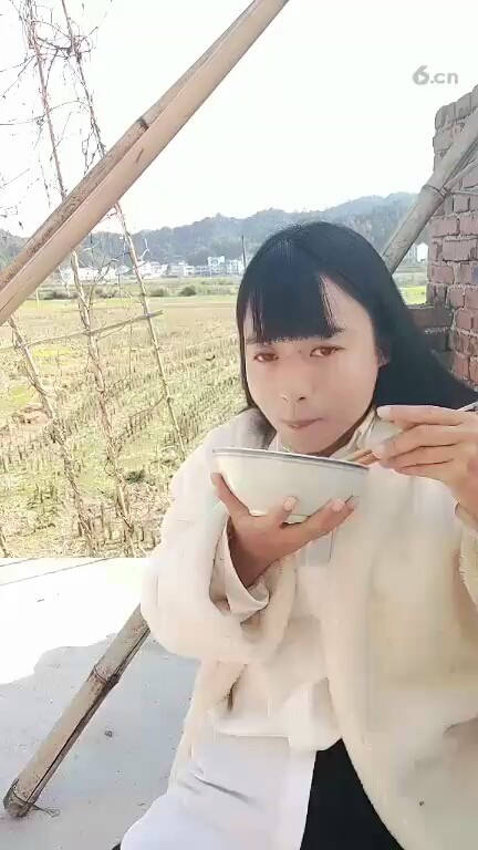 今天这打扮好看😂