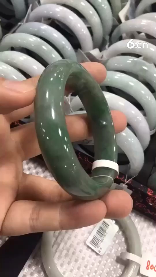 什么是翡翠手镯的款型