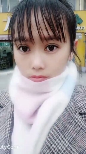 素颜宝宝出门冷，