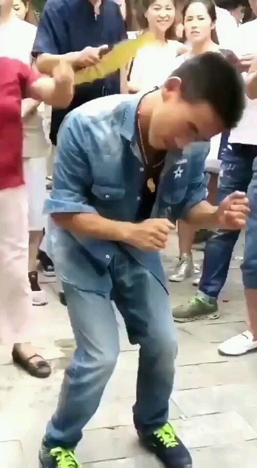 男人就得骚气