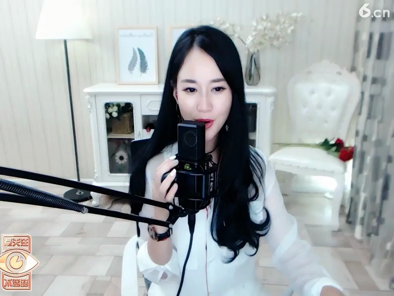 美女主播红荼