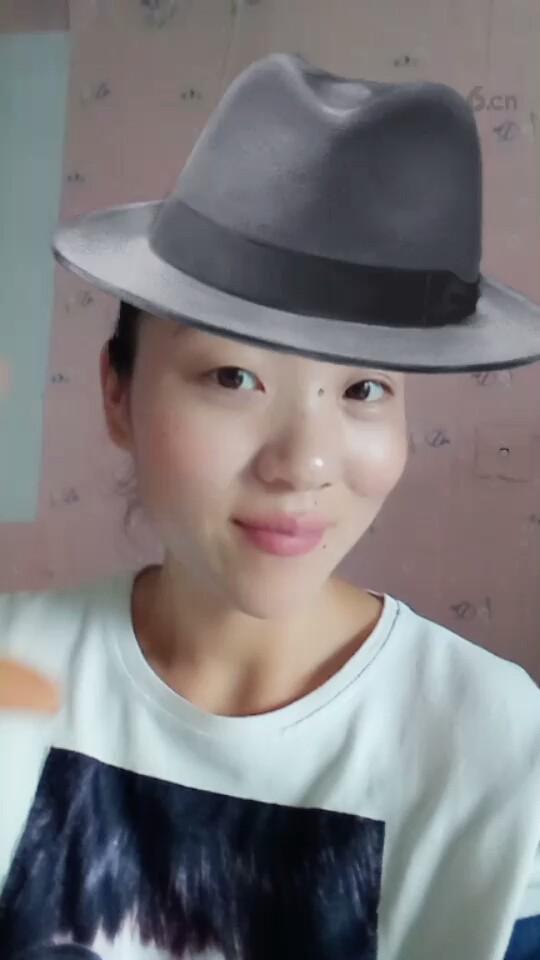 哈喽大家好！第一次拍小视频哦！