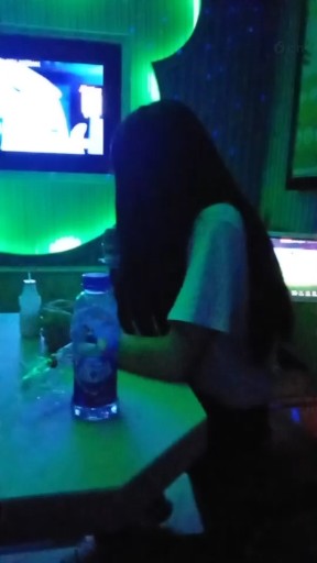 这两个美女好看不