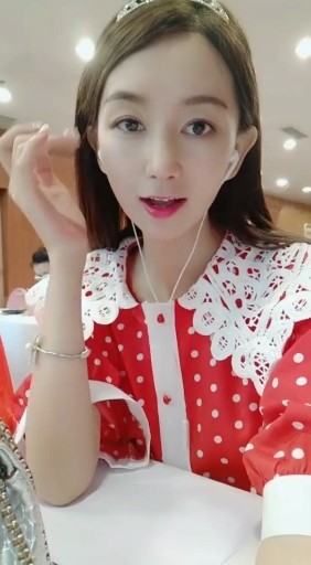 你是逃不出我的“五指山”了。