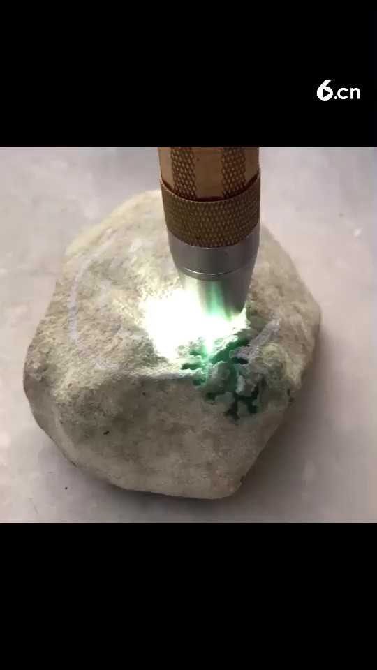 翡翠*石