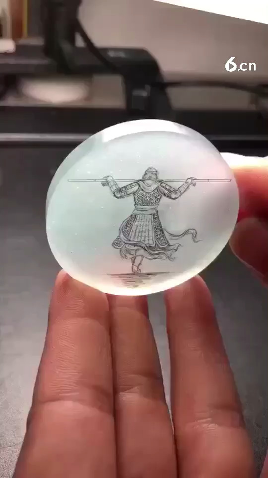 他好像一条狗！