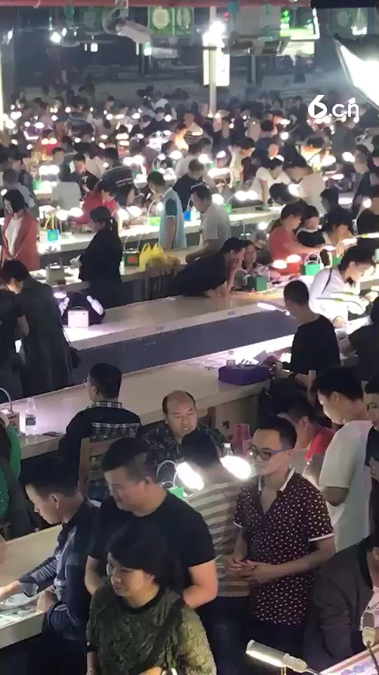 中国唯一24小时经营翡翠市场