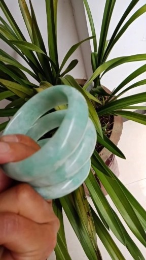 美美嗒老铁笑了