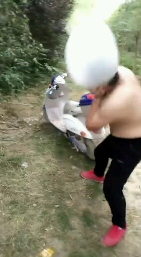 小伙身怀绝技不一般