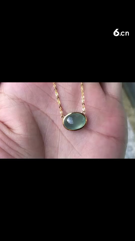 一个小精品吊坠好看