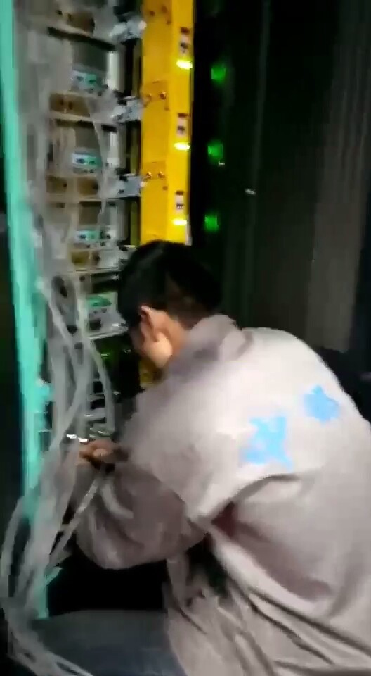 看给这孩子累的