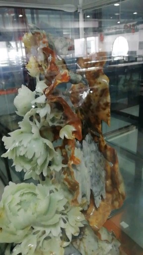 岫岩花玉摆件花开富贵