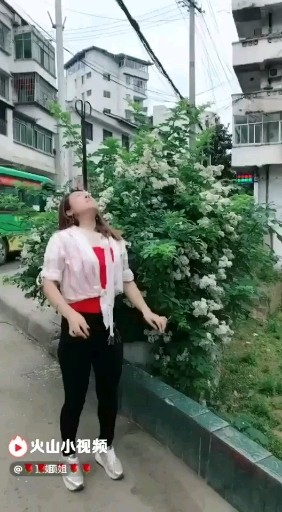 杂技顶姐喜欢点关注