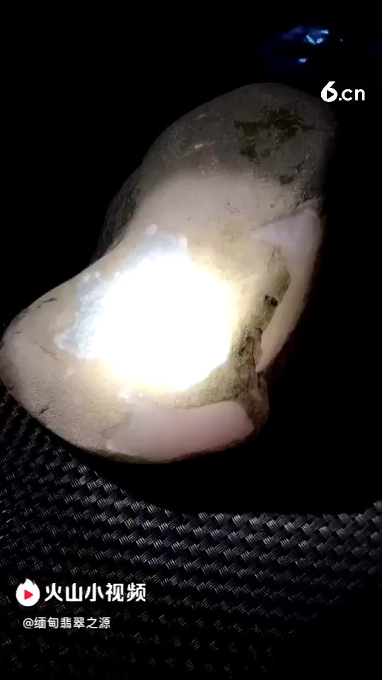 小灯泡💡哈🤓