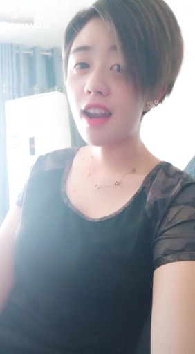 怎么会爱上了她