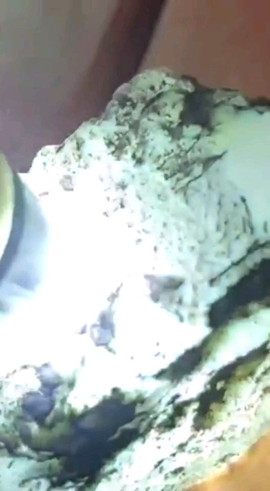 翡翠原石有喜欢的吗