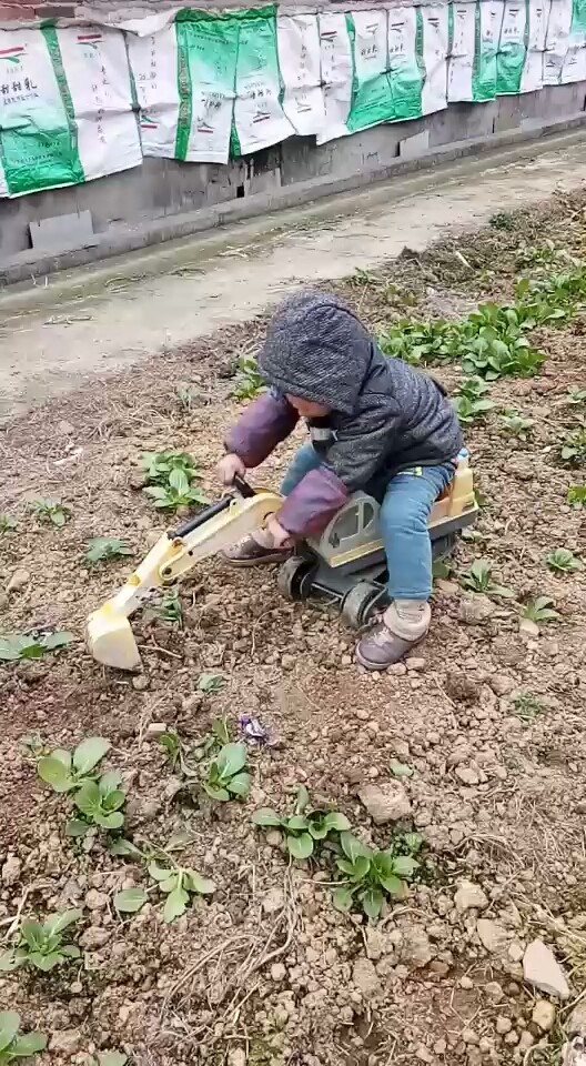 我也会开钩机😂