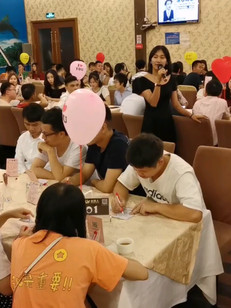 相亲现场采访了一个气质小姐姐