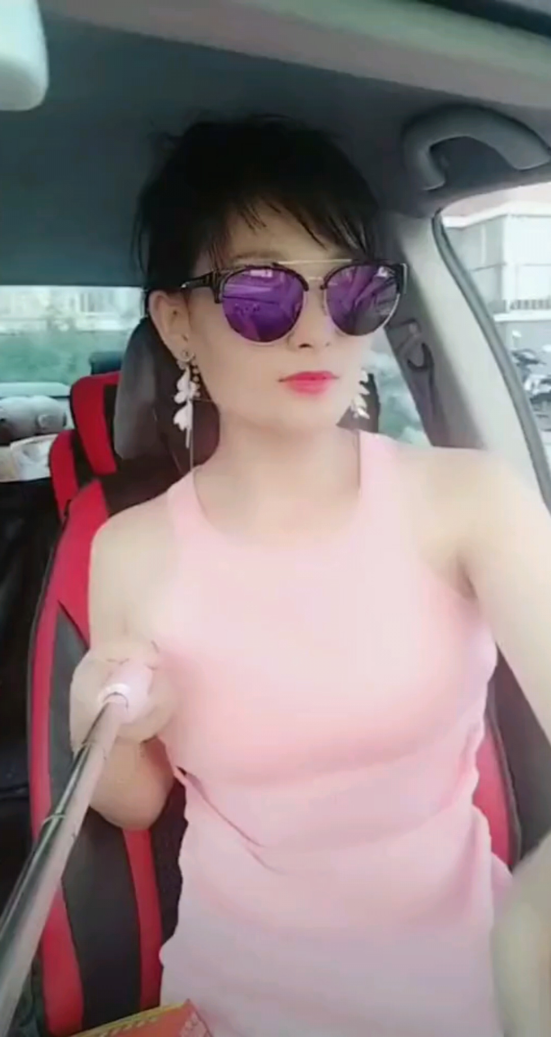 不要跟我比气质