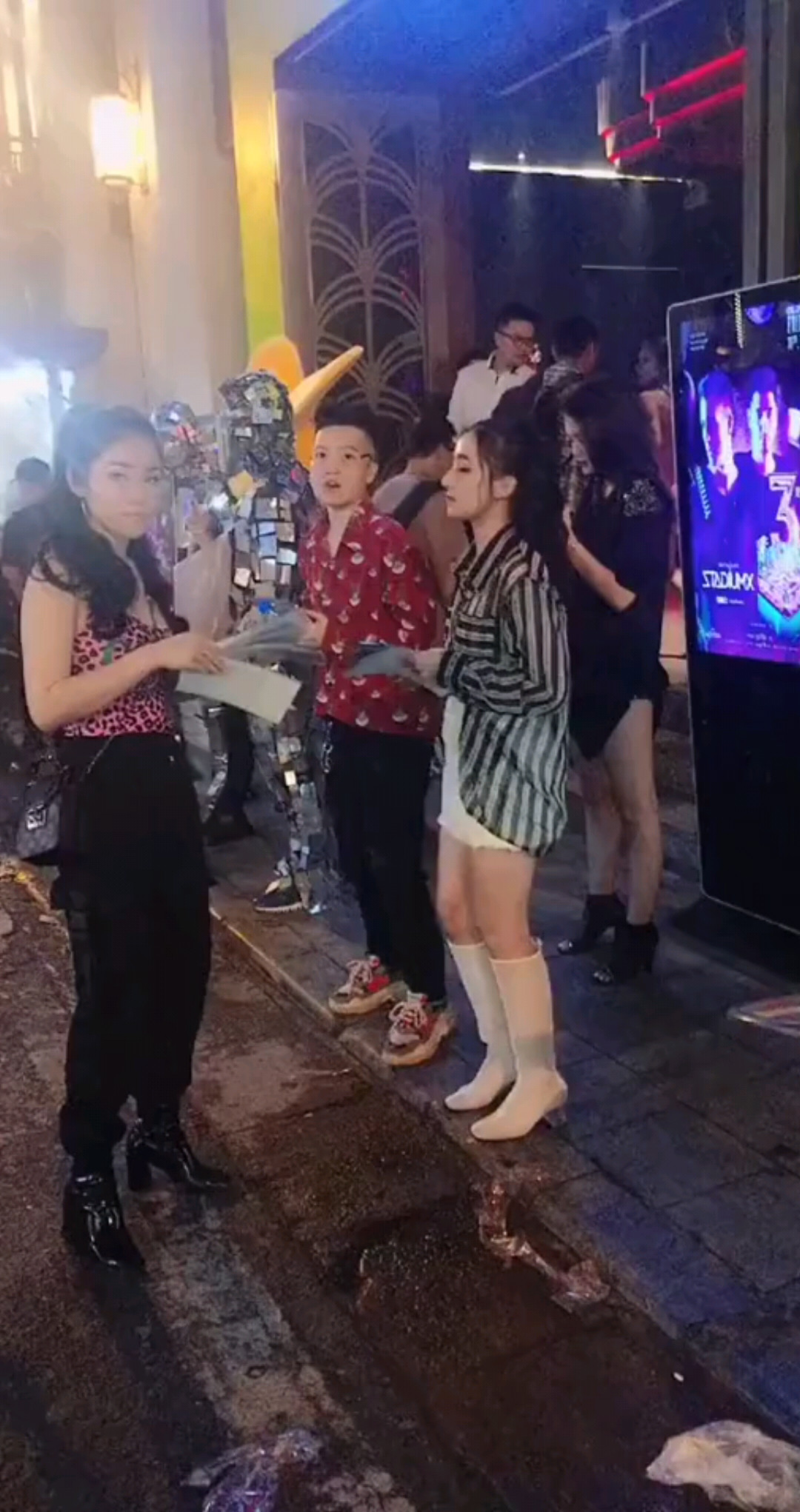 在这个世界上只有伤心的理由