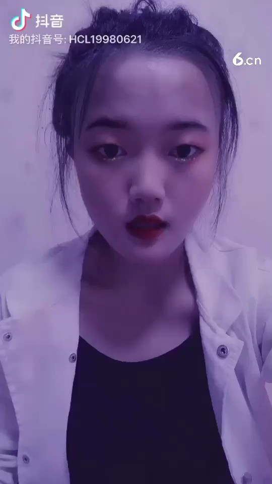 你爱的比我少