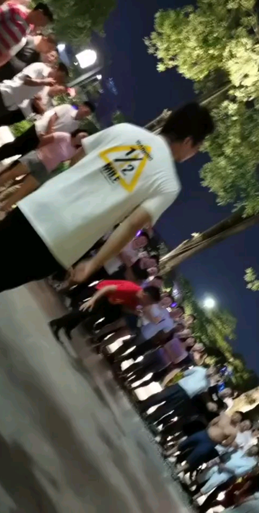 龙华大浪劳动广场。