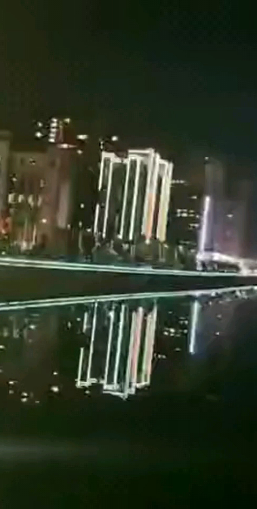 夜晚总是格外妩媚