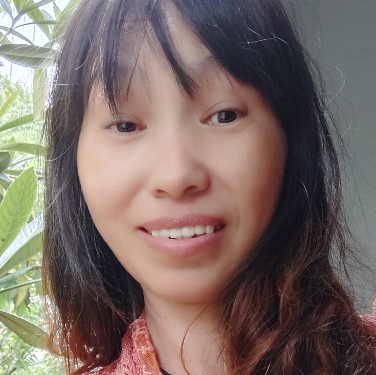 幺妹小巧玲珑海报