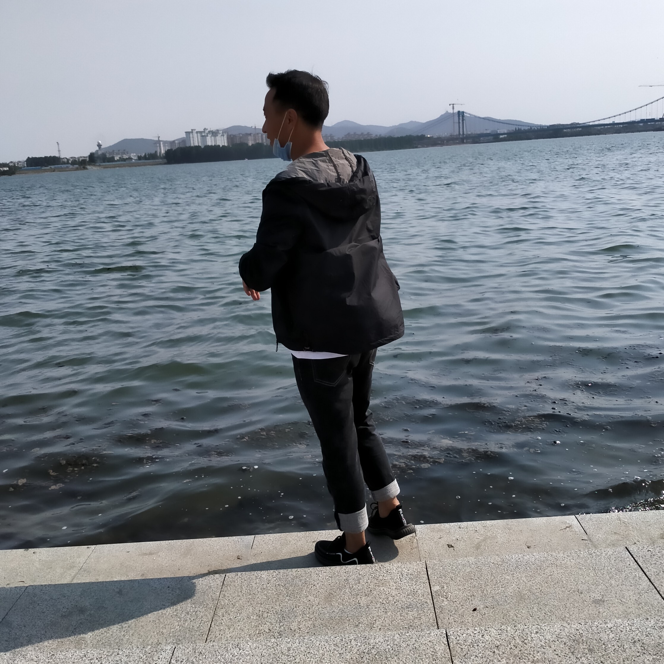 沈万飞海报