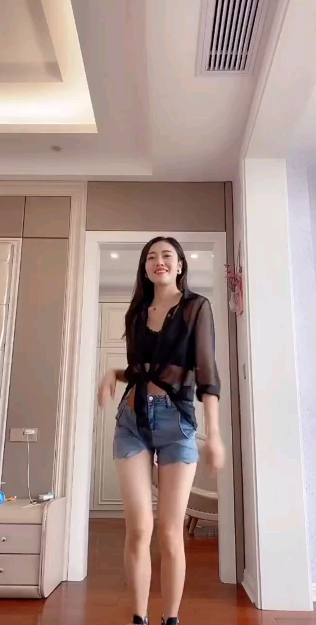 一年很短，来不及感受春夏，就要