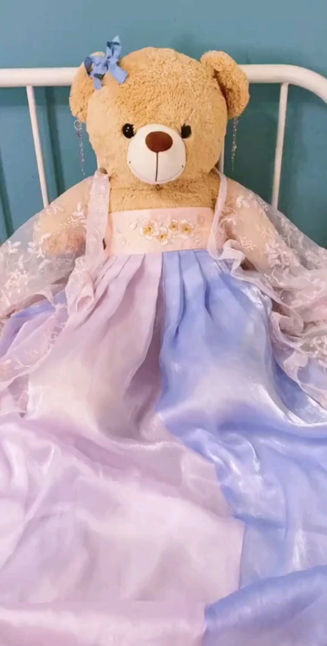 穿这件汉服是小熊好看，还是我好