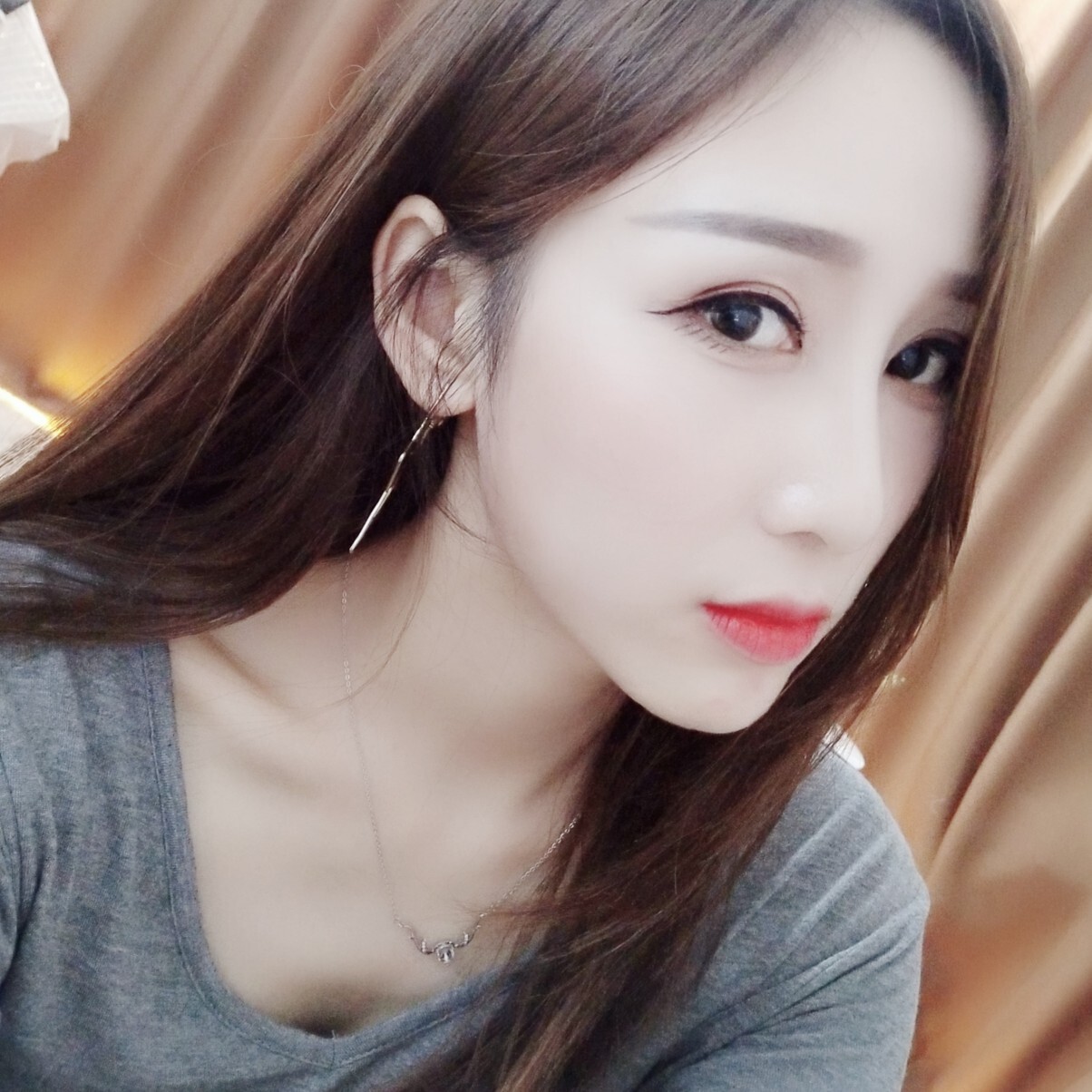 妍妍子求守护海报