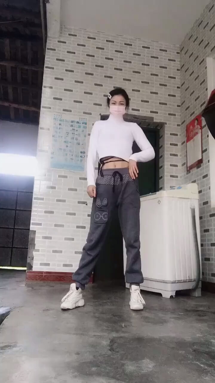 刚吃了两大碗饭跳 手机没电就下