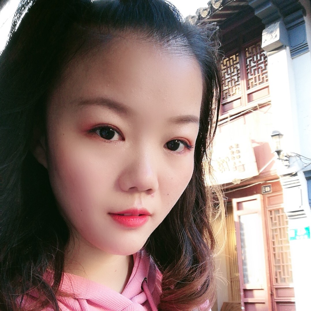 嗯呢🌹小可爱海报