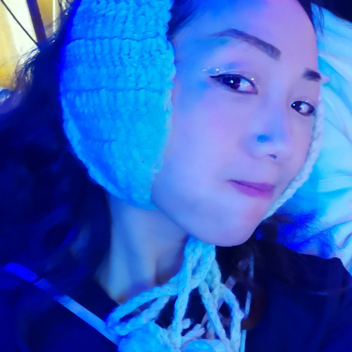 易欣d海报
