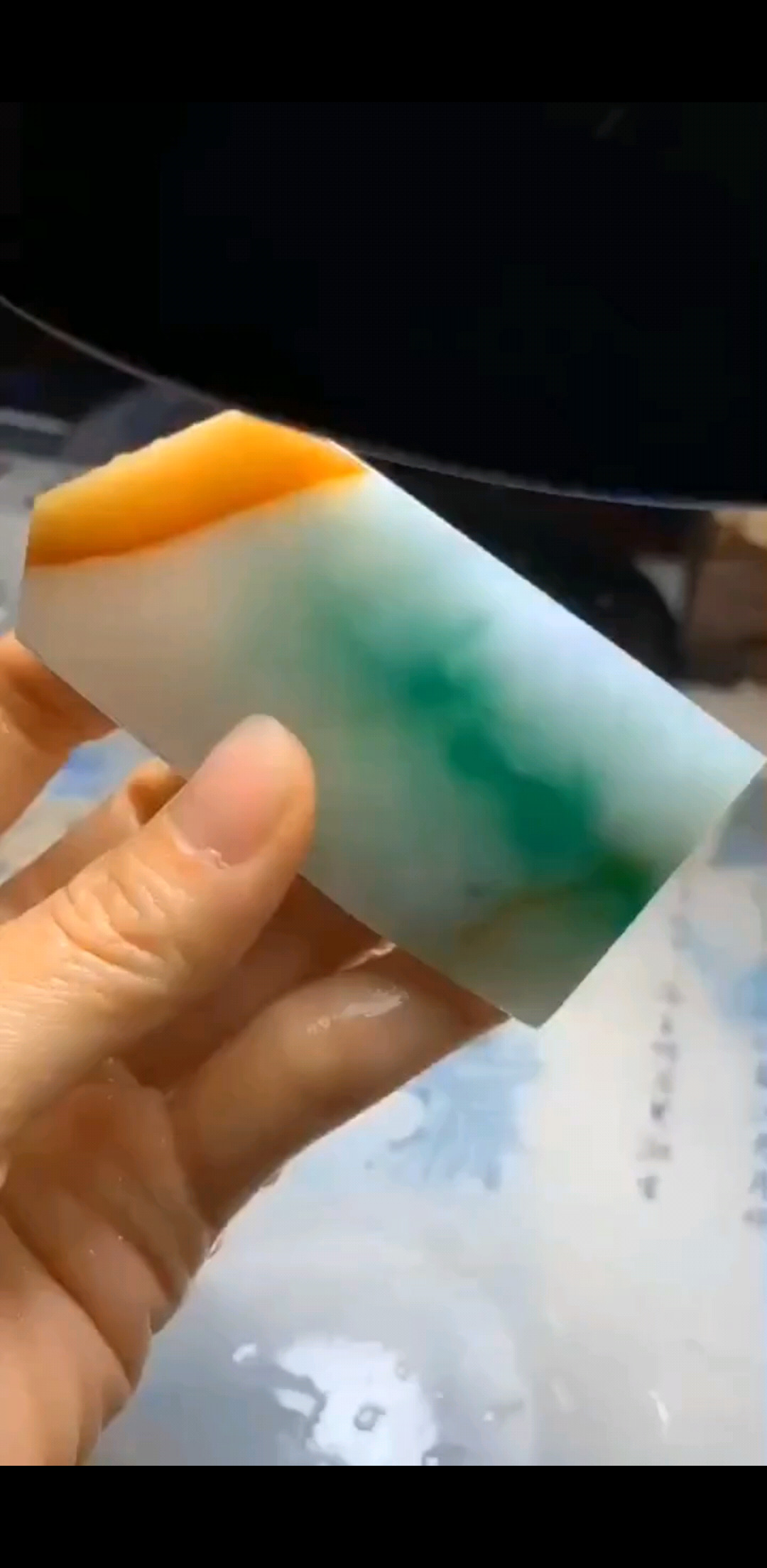 多色翡翠