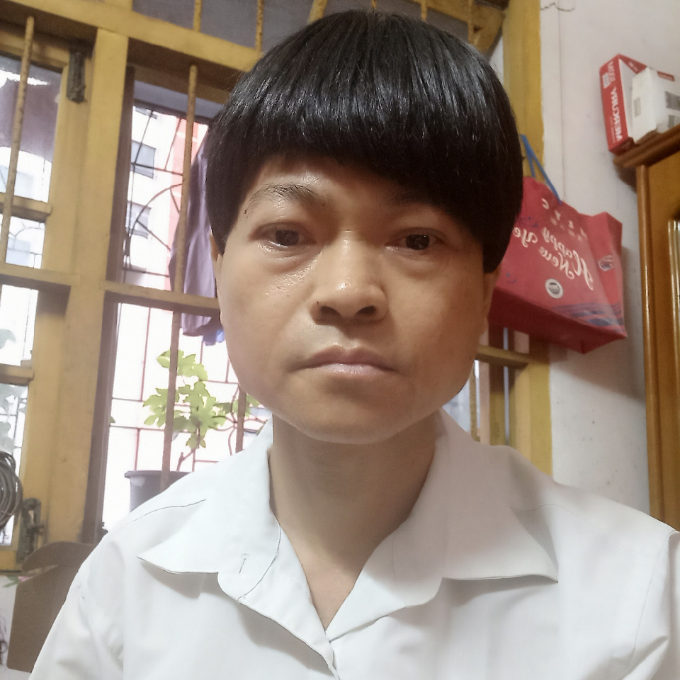 小李新人求关注海报