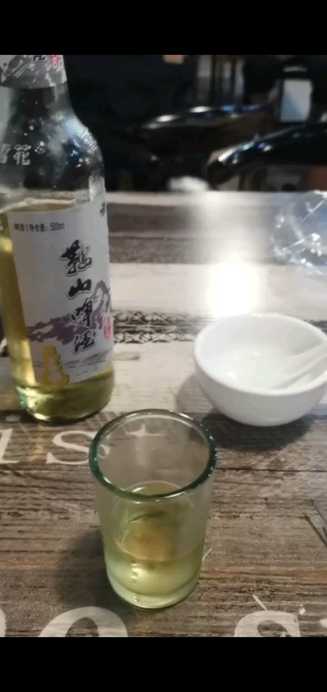饿了出去自己吃点串串。