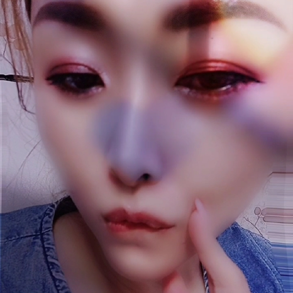 努力拼搏的小女海报