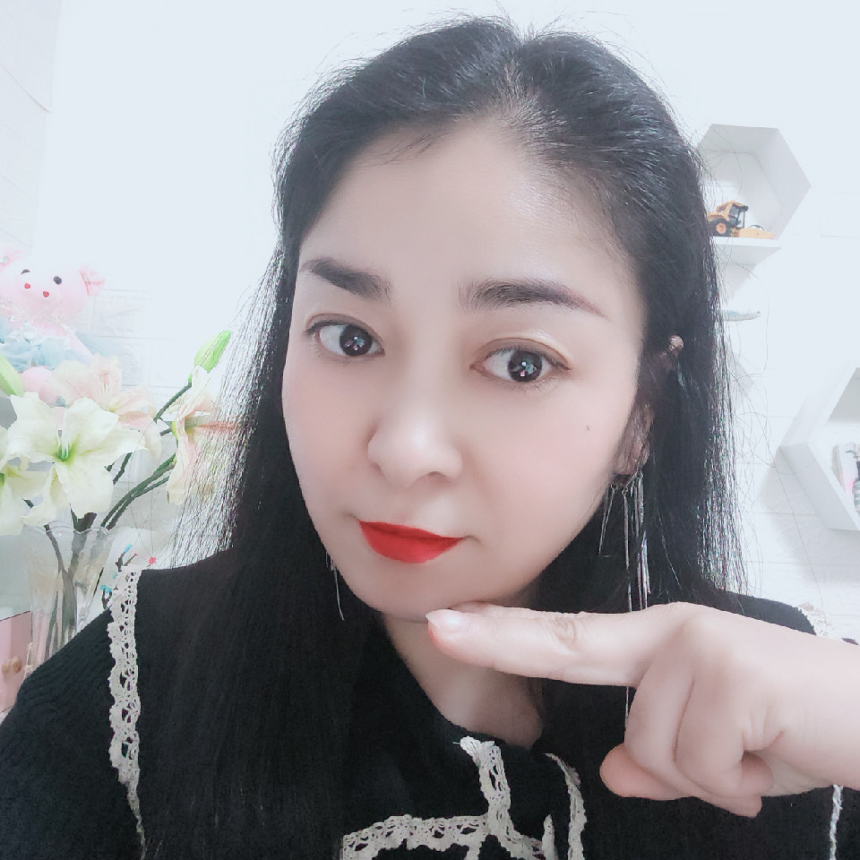 未晚盈盈海报