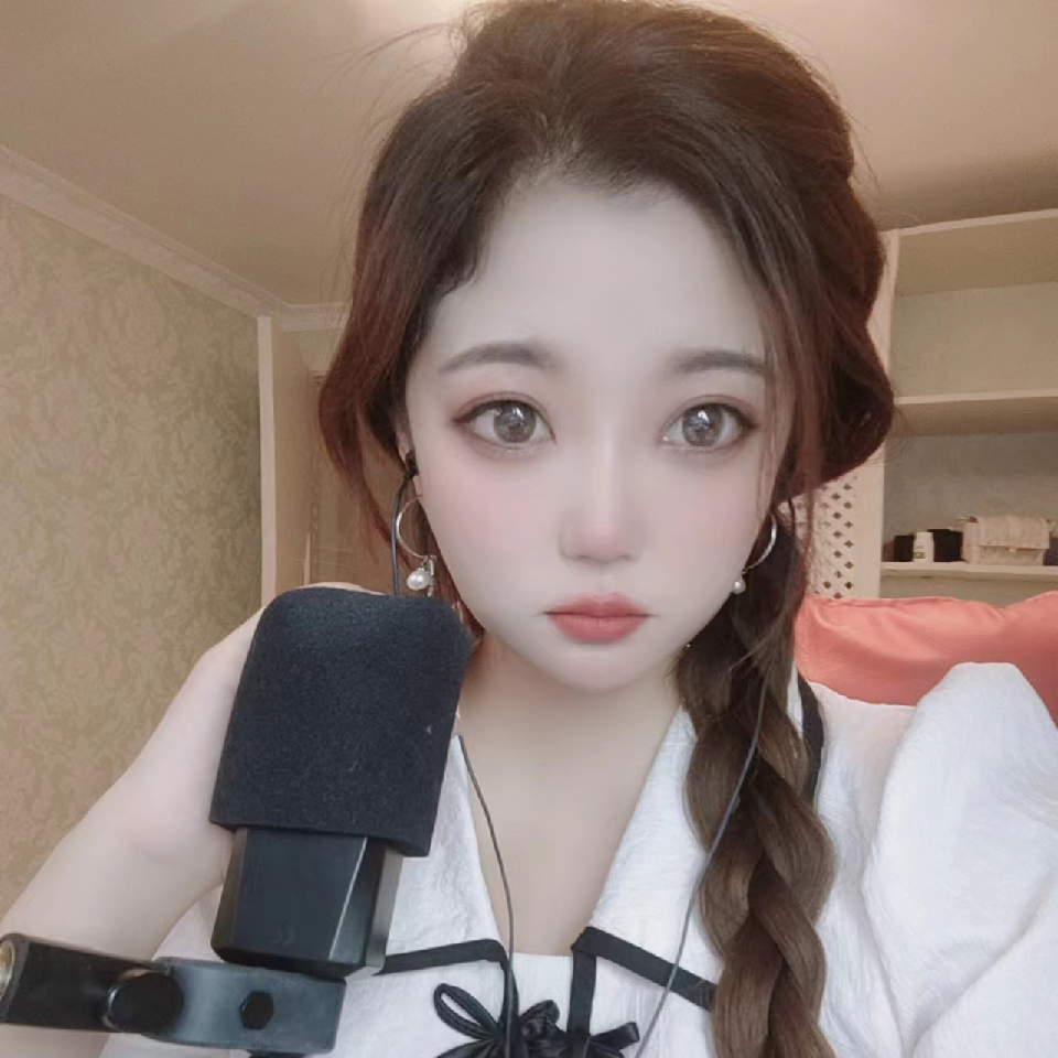 @璐璐吖海报