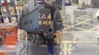 联诚发户外P10全彩LED显示屏发货马来西亚